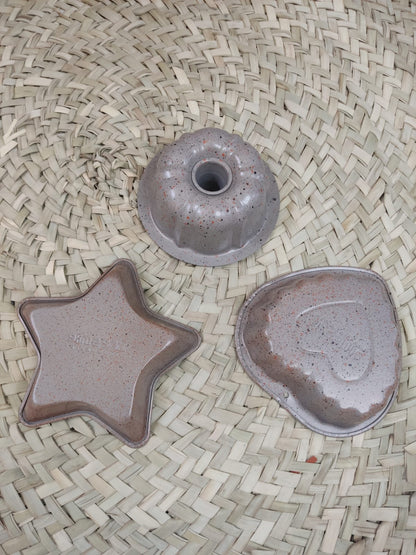 Non Stick Fluted Cake Pan - Diqqawi Plates