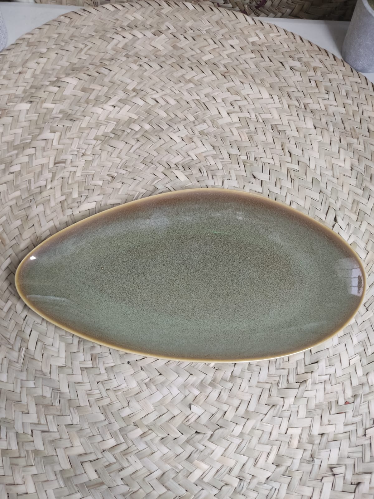 Large Oval Ceramic Plate with Greenish-Brown Gradient - Diqqawi Plates
