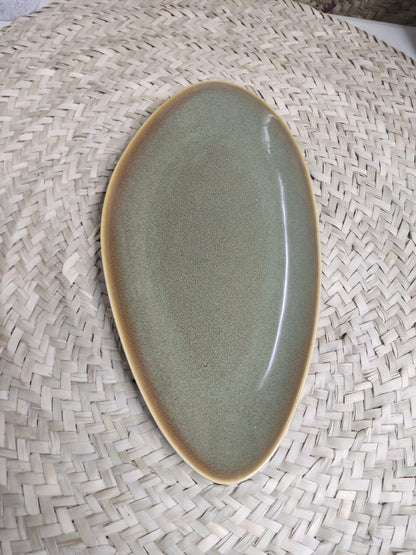 Large Oval Ceramic Plate with Greenish-Brown Gradient - Diqqawi Plates