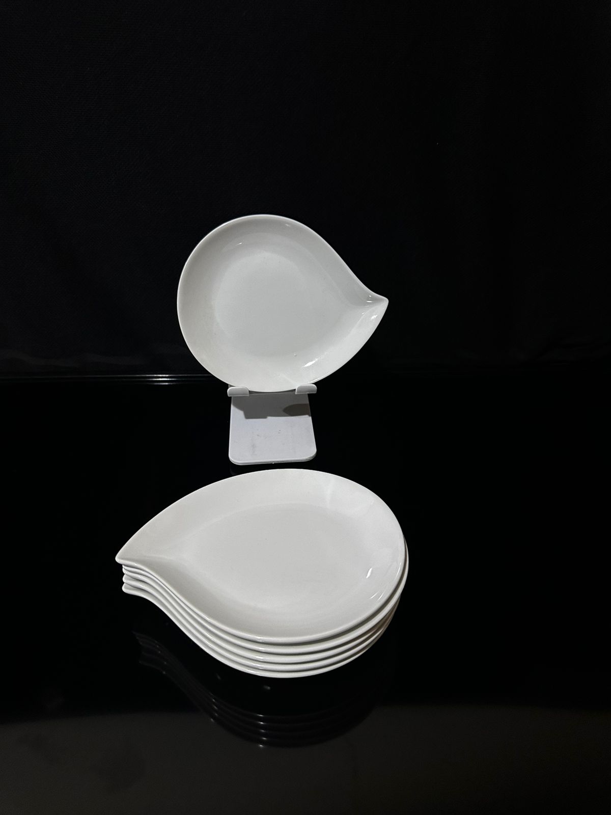 Stylish Oval flat porcelain plate styl4 - Diqqawi Plates